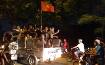Sinh viên làng Đại học xuống đường mừng U23 Việt Nam chiến thắng