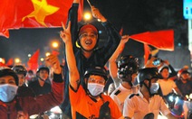 Hàng chục ngàn công nhân được nghỉ làm cổ vũ cho U23 Việt Nam