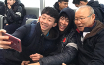 Ông Park và cầu thủ kí 'mỏi tay' khi rời Trung Quốc