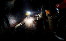 Video gần 1000 thợ mỏ mắc kẹt ở Nam Phi được giải cứu