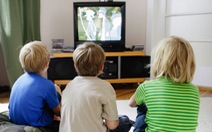 Trẻ nhỏ “ngồi lì” trước tivi hơn 1 giờ/ngày có nguy cơ bị béo phì