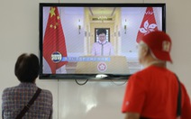 Lãnh đạo Hong Kong bị phản ứng tới mức không đọc nổi diễn văn