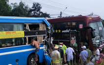 Hai xe giường nằm đối đầu trên đường Hồ Chí Minh, 7 hành khách nhập viện