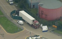 Anh: 39 thi thể trong xe container gây chấn động chính trường