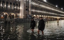 Venice đạt đỉnh triều trong 50 năm, người dân và du khách cùng khổ