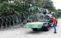 Dựng rào thép gai quanh Mỹ Đình để bảo vệ trận Việt Nam- Thái Lan