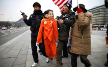 Người biểu tình Hàn Quốc ‘hành hạ’ hình nộm đại sứ Mỹ