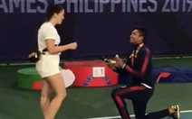 Vận động viên Philippines cầu hôn bạn gái ngay sau khi nhận huy chương