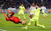 Lyon kiên cường cầm chân Barcelona