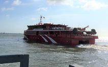 Khắc phục xong sự cố, Côn Đảo Express 36 đưa khách ra Côn Đảo