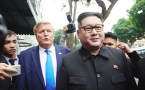 Hai ông Trump và Kim 'giả' đã bắt tay nhau tại Hà Nội