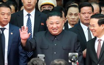 Nhà lãnh đạo Triều Tiên tươi cười rạng rỡ khi đặt chân tới Đồng Đăng