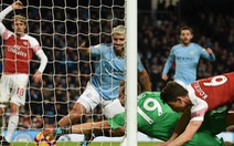 Aguero thừa nhận bóng chạm tay khi ghi bàn vào lưới Arsenal