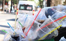 'Luật hóa' chống rác thải nhựa