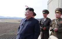 Ông Kim Jong Un xuất hiện chỉ đạo phi công chiến đấu