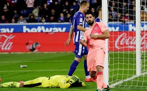 Suarez tỏa sáng, Barcelona chạm tay vào chức vô địch