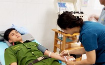 Chiến sỹ công an hiến máu cứu sống một bệnh nhân