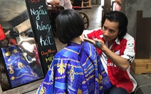 Chàng Việt kiều cắt tóc miễn phí lúc nửa đêm ở Sài Gòn