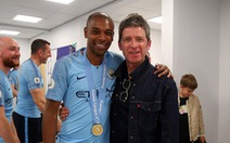 Video cầu thủ Manchester City hát bài 'Wonderwall' cùng Noel Gallagher