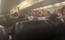 Video 'Man xanh' hát hò trên máy bay 'chọc quê' Liverpool