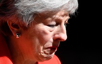 Thủ tướng Anh rơi lệ khi thông báo từ chức lãnh đạo Đảng Bảo thủ