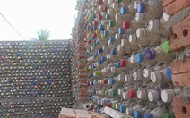 Xây nhà bằng hàng ngàn vỏ chai nhựa