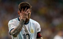 Messi mờ nhạt, Argentina thua Colombia ở trận ra quân Copa America