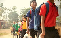 Thu học phí bằng chai nhựa, túi nilông, ngôi trường làm đổi thay cả thị trấn