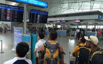 Hành khách hết "chói tai' với tiếng loa ở nhà ga quốc tế Tân Sơn Nhất