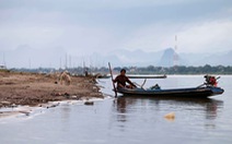 Rùng mình nhìn sông Mekong cạn nước