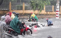 Bao giờ hết cảnh nước tuôn như thác làm trôi xe, té người khi mưa lớn?