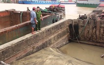 Nổ súng chỉ thiên bắt giữ 4 thuyền khai thác cát trái phép trên sông Đồng Nai