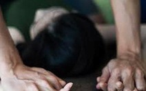 Bắt khẩn cấp người đàn ông hiếp dâm bé gái 12 tuổi