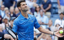 Pha ‘vừa đánh vừa giỡn’ của Djokovic, không vội kết thúc mà bắt đối thủ chạy thục mạng