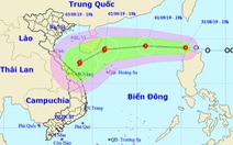 Áp thấp nhiệt đới vô Biển Đông đêm nay 31-8, khả năng mạnh lên