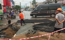 Mặt đường trung tâm quận Thủ Đức sụt lún, sửa chữa liền mấy đêm