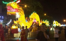 Hàng vạn người chen chân xem Lễ hội Thành Tuyên