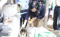Bộ trưởng Nguyễn Thị Kim Tiến đến nhà dân hướng dẫn cách phòng tránh sốt xuất huyết