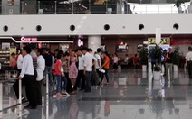 Bị đánh ở sân bay Nội Bài vì mở túi xách của người khác để xem
