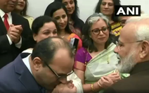 Thủ tướng Ấn Độ được hôn tay, chào đón như siêu sao ở Mỹ