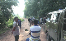 Video: Tài xế taxi bị cướp dí dao vào cổ cướp tiền và điện thoại