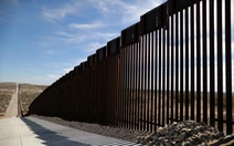 Bộ Quốc phòng Mỹ rút tiền xây trường, nhà trẻ mang xây tường biên giới