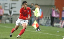 Sao Hàn Quốc ở World Cup 2002 không biết nên chọn ‘phe’ ông Park hay Hiddink