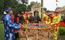 Thả cá chép, dựng cây nêu đón năm mới tại Hoàng thành Thăng Long