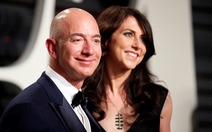 Mất 10 tỉ USD một năm, Jeff Bezos vẫn là người giàu nhất thế giới
