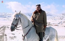 Triều Tiên chiếu phim tài liệu ông Kim Jong Un cưỡi ngựa lên núi Bạch Đầu
