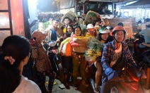 'Bẻ lái' phút chót, chợ hoa lớn nhất Sài Gòn thoát 'thất thủ'