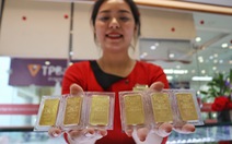 Giá vàng thế giới giảm mạnh, vàng SJC bán ra 48,45 triệu đồng/lượng