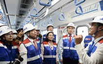 Bí thư Nguyễn Thiện Nhân trải nghiệm tàu metro số 1