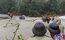 Bộ đội dầm mưa, bám dây vượt khe nước tiếp cận thủy điện Rào Trăng 3